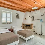 Вилла Nikoramavilla Paros With Swimming Poll And Bbq For 21 Guests
