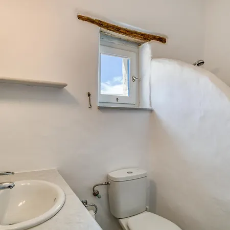 Nikoramavilla Paros With Swimming Poll And Bbq For 21 Guests Villa Piso Livadi