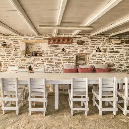 Nikoramavilla Paros With Swimming Poll And Bbq For 21 Guests * Piso Livadi