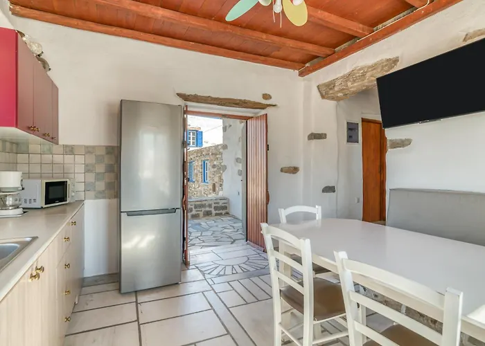 Nikoramavilla Paros With Swimming Poll And Bbq For 21 Guests Piso Livadi